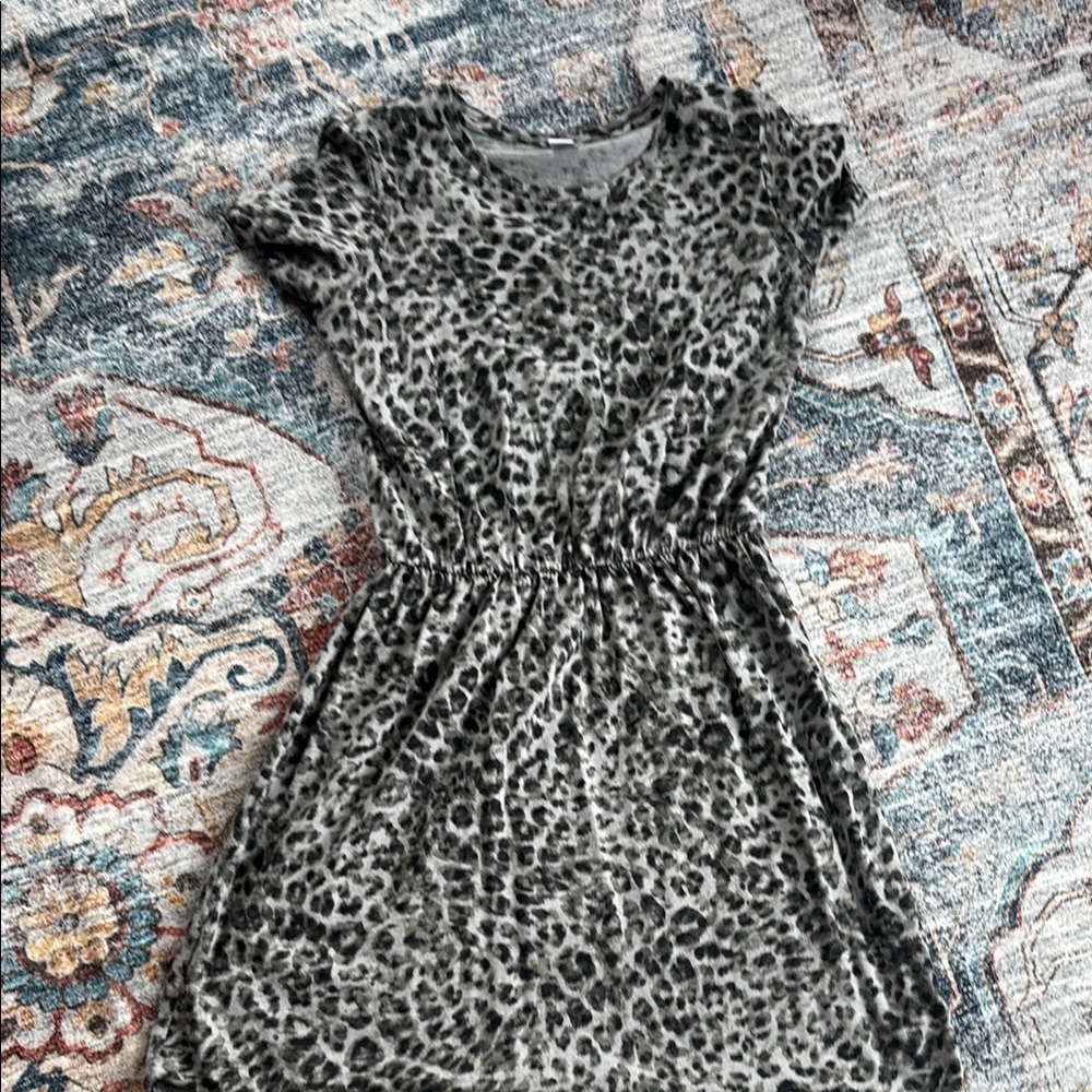 Chic Leopard Print Casual Dress